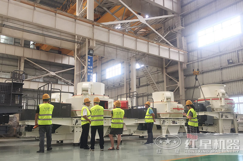 山西多個(gè)用戶(hù)來(lái)廠(chǎng)參觀(guān)考察打砂機