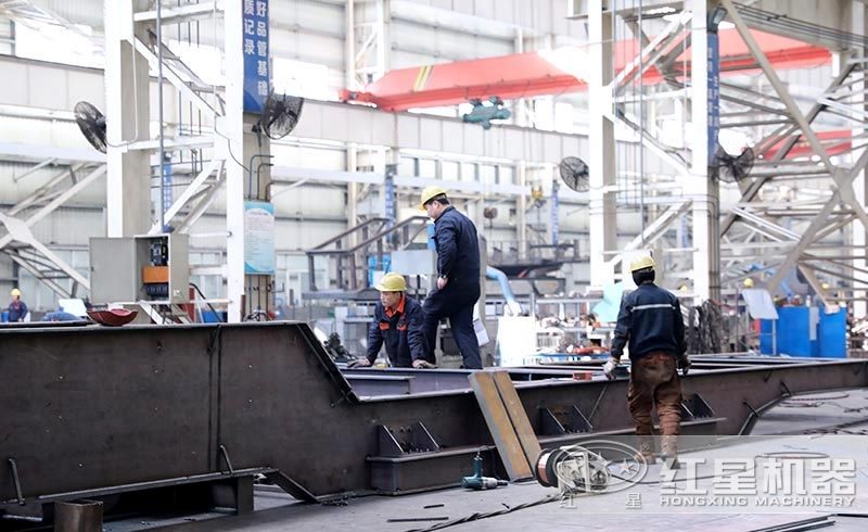 生產(chǎn)經(jīng)驗豐富的紅星建筑垃圾粉碎機生產(chǎn)車(chē)間