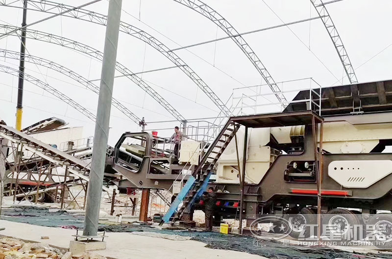 正在建的密封石頭加工現場(chǎng)