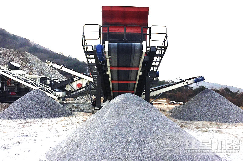 履帶移動(dòng)篩分機生產(chǎn)出三種成品