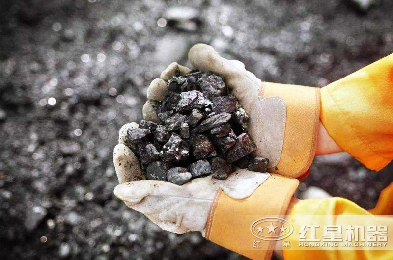 破碎鐵礦石選用哪種破碎機好？（時(shí)產(chǎn)要求在100-300噸 ）