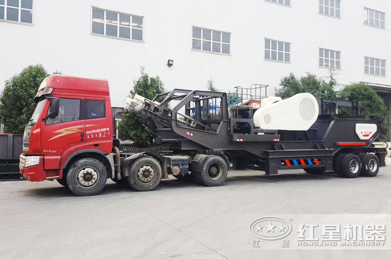 中型流動(dòng)破碎機相繼發(fā)貨