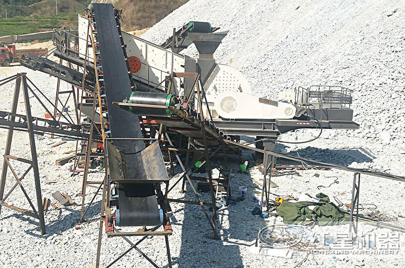 涼山移動(dòng)錘式破碎機生產(chǎn)現場(chǎng)