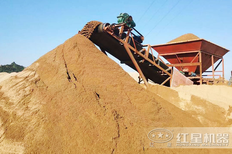 大量機制砂生產(chǎn)中
