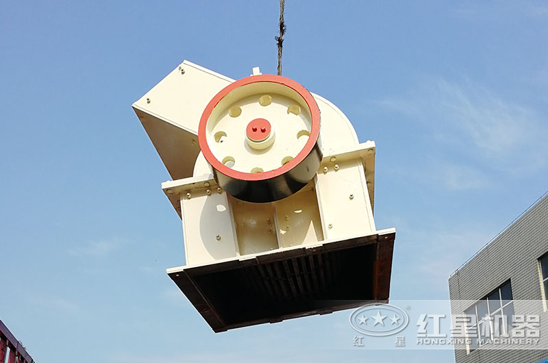 生產(chǎn)24石子的小錘破裝車(chē)發(fā)貨