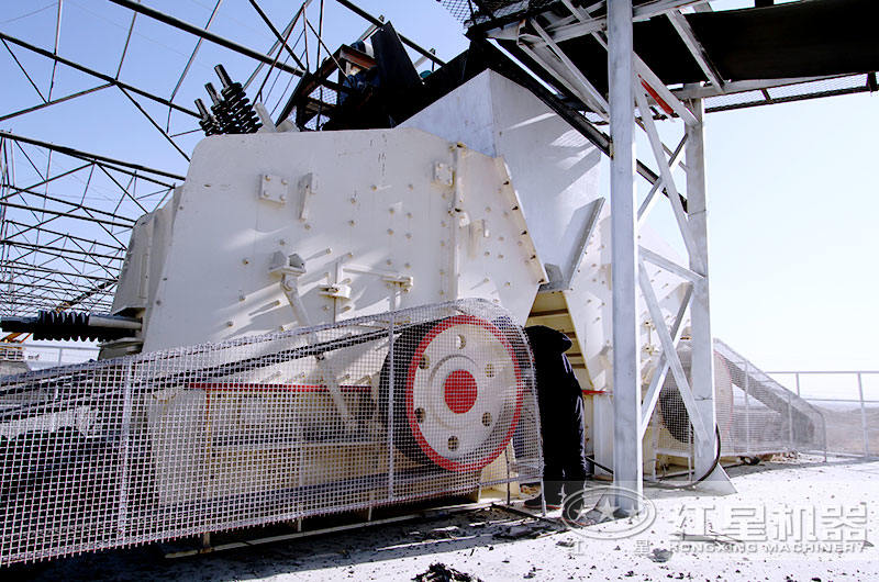 雙臺反擊破碎機制砂生產(chǎn)現場(chǎng)