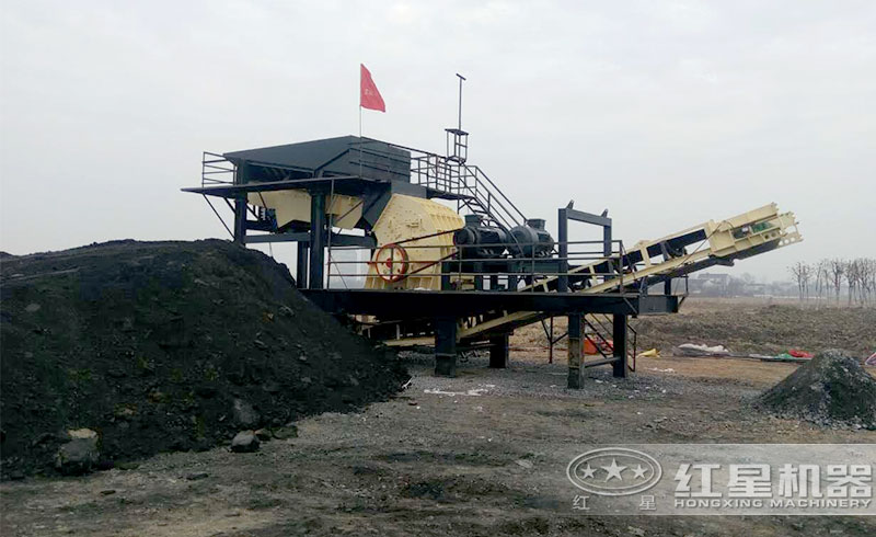 煤炭破碎加工現場(chǎng)