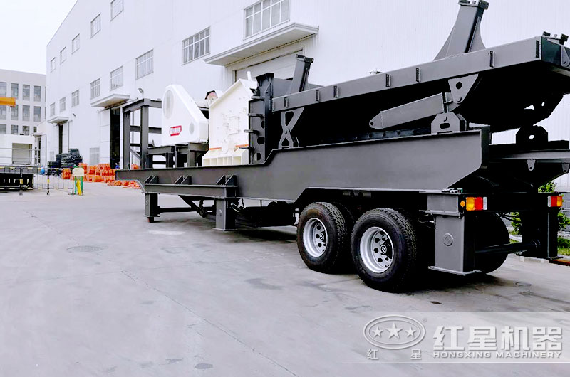 一輛車(chē)上放了兩臺打石子機設備