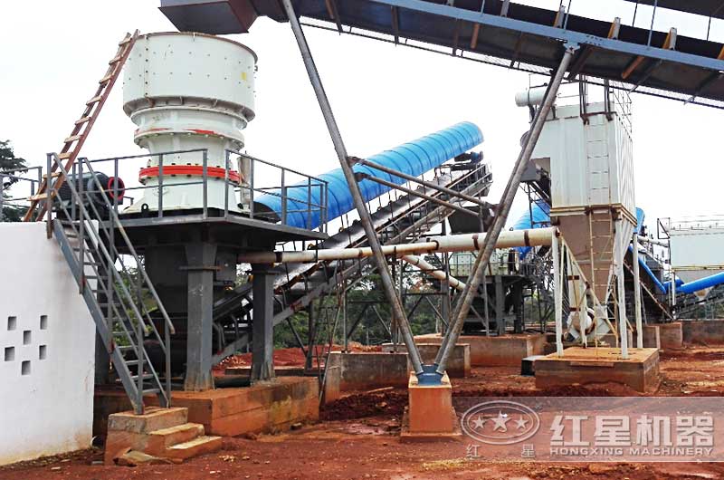 鋁礦石破碎生產(chǎn)線(xiàn)客戶(hù)現場(chǎng)