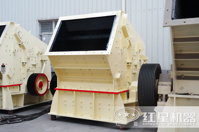 反擊破碎機型號有幾種？?jì)r(jià)格多少錢(qián)一臺？