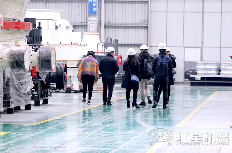 絡(luò )繹不絕的用戶(hù)來(lái)廠(chǎng)考察選購