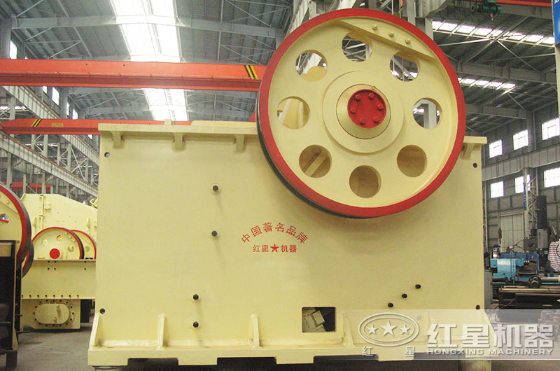 300Ⅹ1300大型細顎破型號參數及具體價(jià)位這里都有，需要的看過(guò)來(lái)