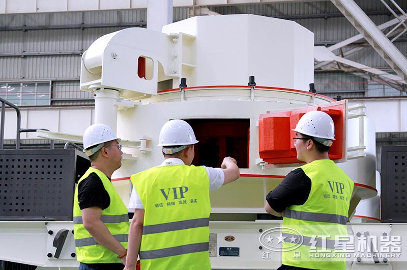 陜西咸陽(yáng)用戶(hù)來(lái)廠(chǎng)考察選購石頭磨沙機設備