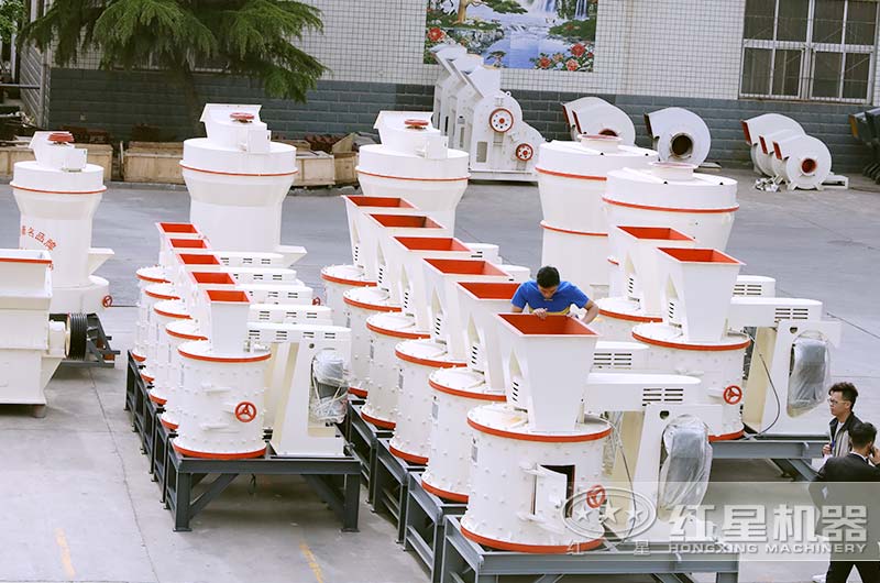 陜西延安用戶(hù)來(lái)廠(chǎng)考察選購立式復合破碎機