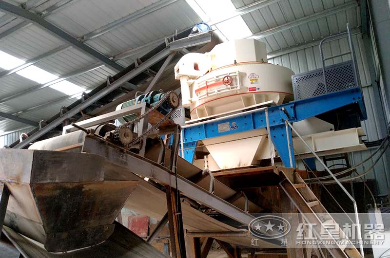 河石碎沙機多少錢(qián)？生產(chǎn)出來(lái)的人工沙與河沙有什么區別？