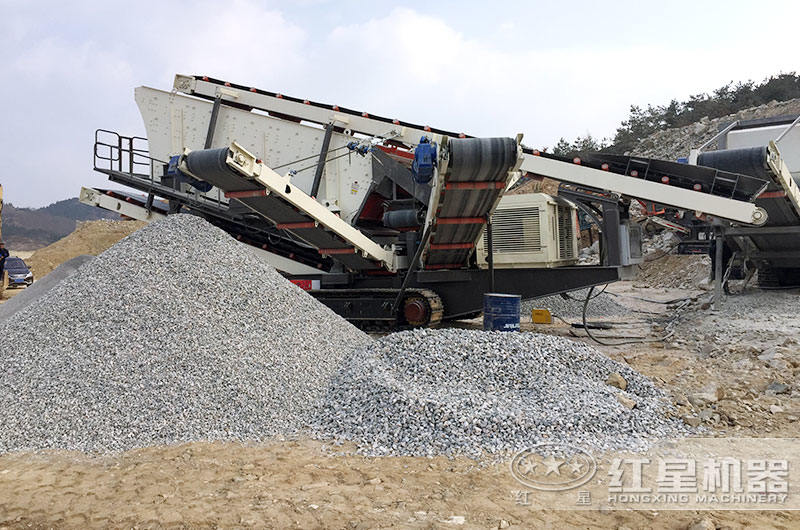 山東煙臺大型移動(dòng)粉碎機生產(chǎn)現場(chǎng)