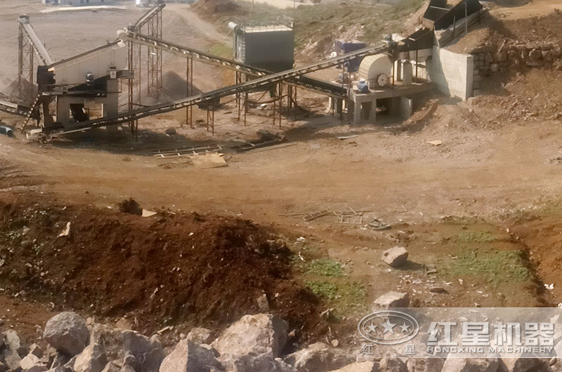 重錘式破碎機打花崗巖現場(chǎng)