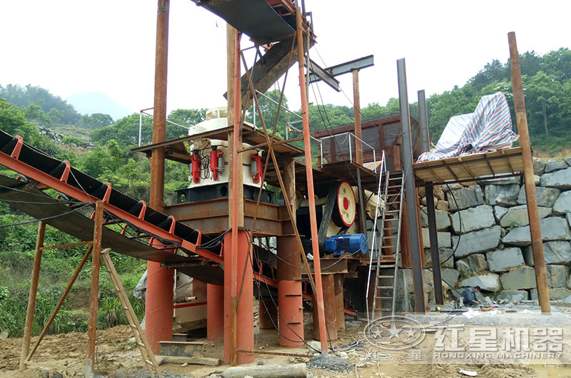 鄂破+圓錐破作業(yè)現場(chǎng)