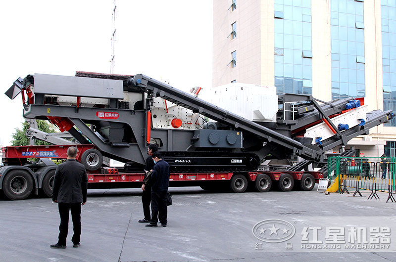 履帶式砂石粉碎機全力出擊，碎石效果驚人，報價(jià)是多少？