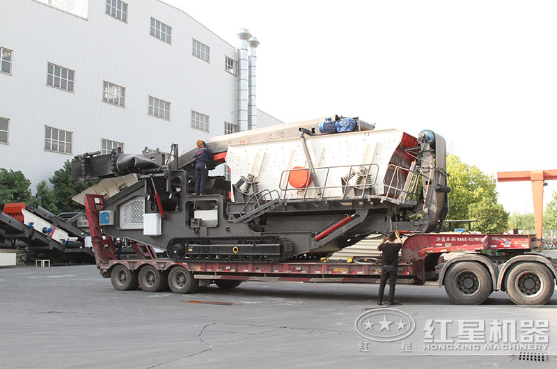 履帶式液壓巖石破碎石頭機裝車(chē)發(fā)貨中