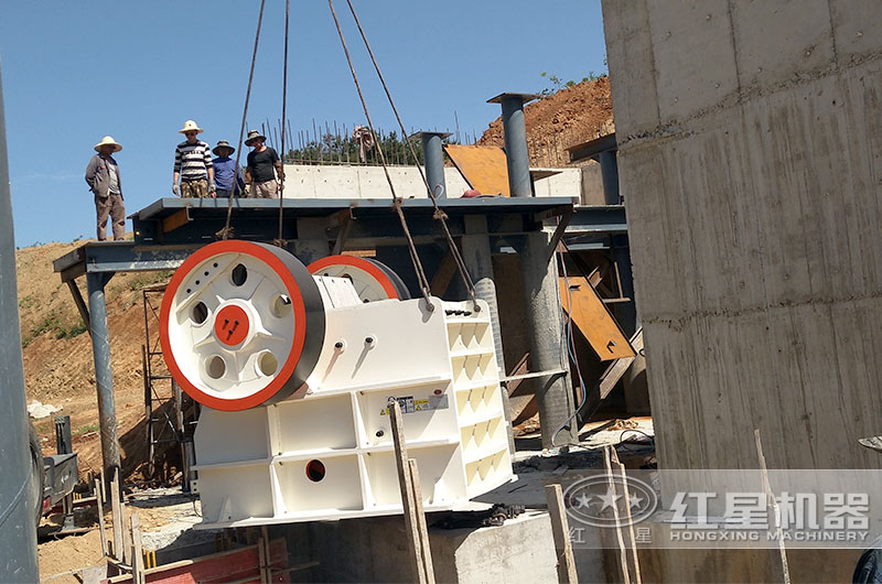 大型石場(chǎng)一般用什么破碎機？這里有現場(chǎng)視頻，有圖有真相