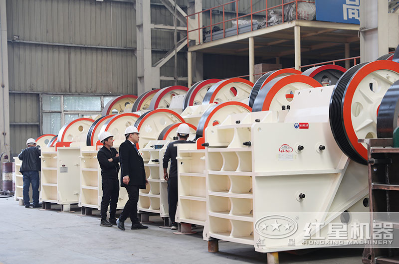 柴油機帶的破碎機效果好嗎？有沒(méi)有移動(dòng)的