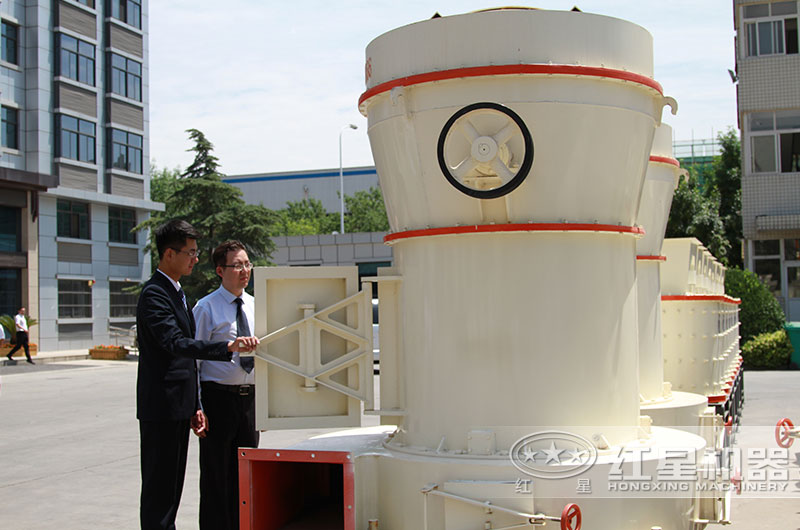 客戶(hù)來(lái)廠(chǎng)考察HGM超細磨