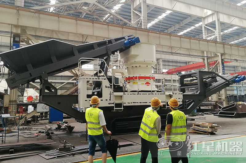 客戶(hù)來(lái)廠(chǎng)考察移動(dòng)破建筑垃圾處理設備