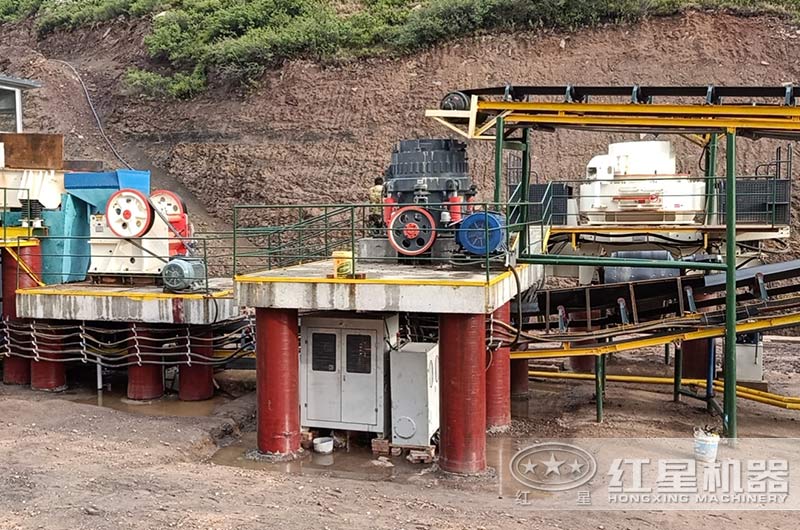 室外制沙生產(chǎn)現場(chǎng)