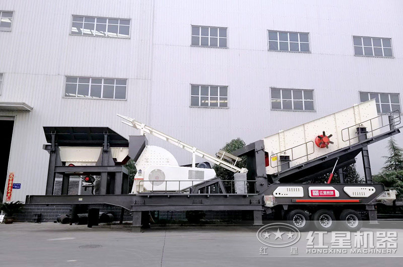 移動(dòng)煤炭破碎設備-輪胎移動(dòng)錘式破碎機