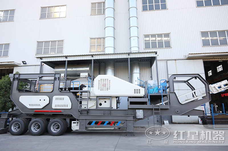 輪胎車(chē)身與顎破搭配的移動(dòng)破碎機