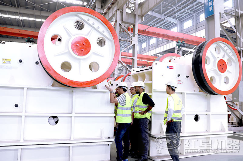 鄂式破石機型號_顎式破石機視頻實(shí)拍