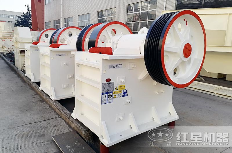 如何簡(jiǎn)單快速的破碎大石頭？用顎式破碎機，好用還不貴