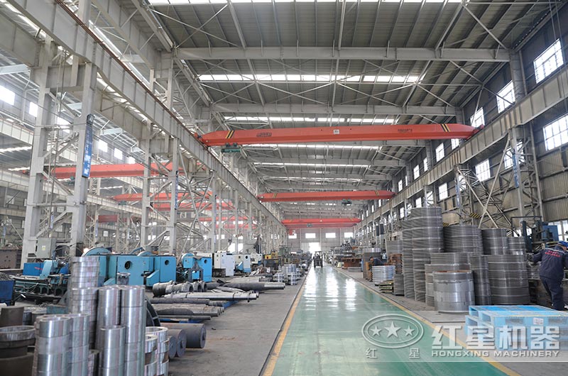 紅星移動(dòng)破碎機廠(chǎng)家車(chē)間