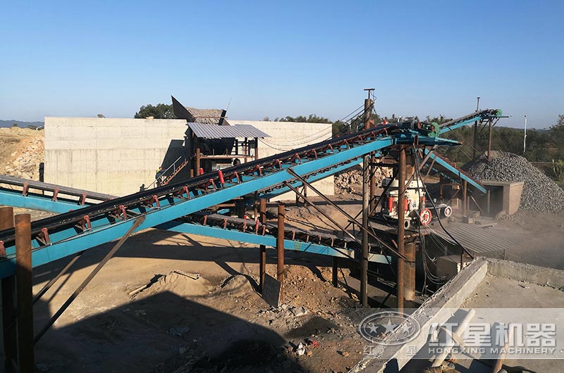 1立方玄武巖出多少?lài)嵥槭?？哪種玄武巖碎石機粒型好產(chǎn)量高？