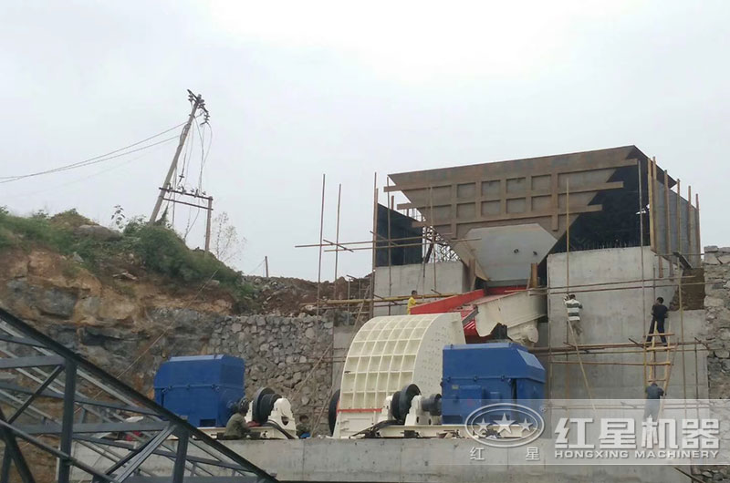 重錘破機作業(yè)現場(chǎng)