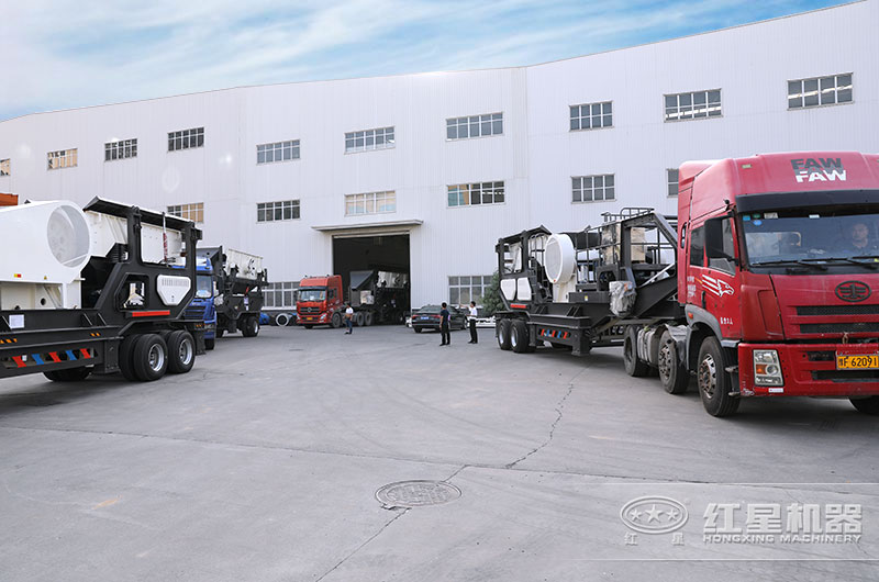 移動(dòng)破碎設備市場(chǎng)需求大，生產(chǎn)利潤高，廠(chǎng)家發(fā)貨不停歇