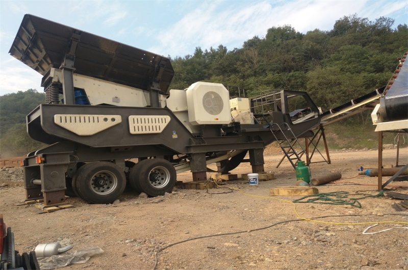 河南王老板時(shí)產(chǎn)100噸移動(dòng)式河卵石破碎生產(chǎn)線(xiàn)