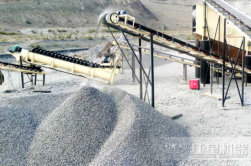 螺旋洗砂機洗砂生產(chǎn)現場(chǎng)