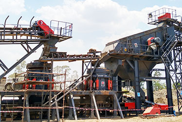 青海河卵石破碎生產(chǎn)線(xiàn)現場(chǎng)