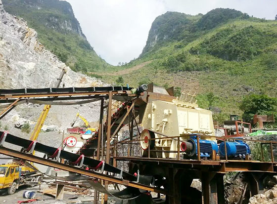 河南洛陽(yáng)破碎生產(chǎn)線(xiàn)現場(chǎng)