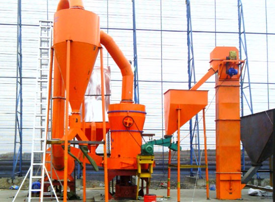 山東重晶石磨粉生產(chǎn)線(xiàn)現場(chǎng)