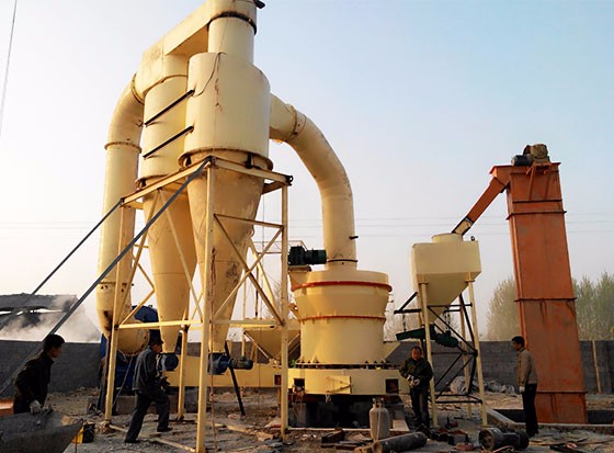 山東石膏粉加工現場(chǎng)